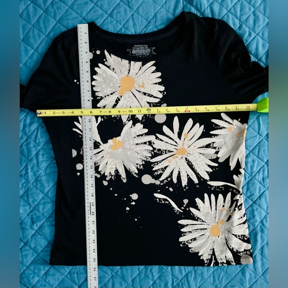 Long Sleeve Daisy Print Tee Size XL - Picture 5 of 12